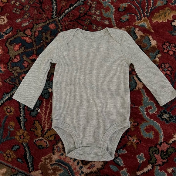 Carter’s 3 Pack Thermal Longsleeve Bodysuit - Picture 2 of 4